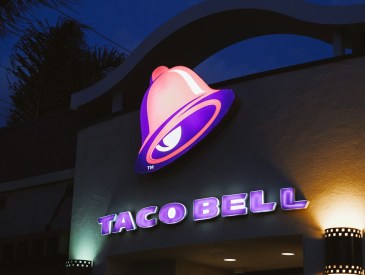 taco bell sign