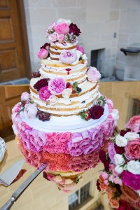 BEVERLY HILLS, CA - MARCH 15:  (EXCLUSIVE COVERAGE, SPECIAL RATES APPLY) A view of the wedding cake at Nikki Sixx and Courtney Bingham's wedding at Greystone Mansion on March 15, 2014 in Beverly Hills, California.  (Photo by Chelsea Lauren/WireImage)
