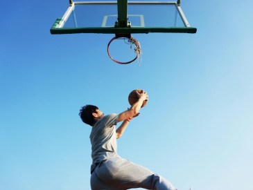 teen shooting a net