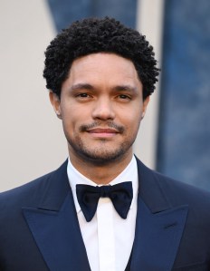 BEVERLY HILLS, CALIFORNIA - MARCH 12: Trevor Noah attends the 2023 Vanity Fair Oscar Party hosted by Radhika Jones at Wallis Annenberg Center for the Performing Arts on March 12, 2023 in Beverly Hills, California.  (Photo by Karwai Tang/WireImage)
